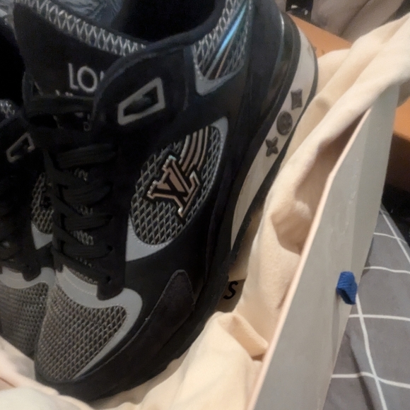 LV sneaker black color in perfect condition size 43 100% authentic/  Mercari - Picture 4 of 16